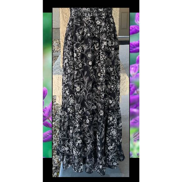 Petal & Pup Pleated Halter Black Floral Backless Lennon Maxi Dress Size M - Picture 5 of 12